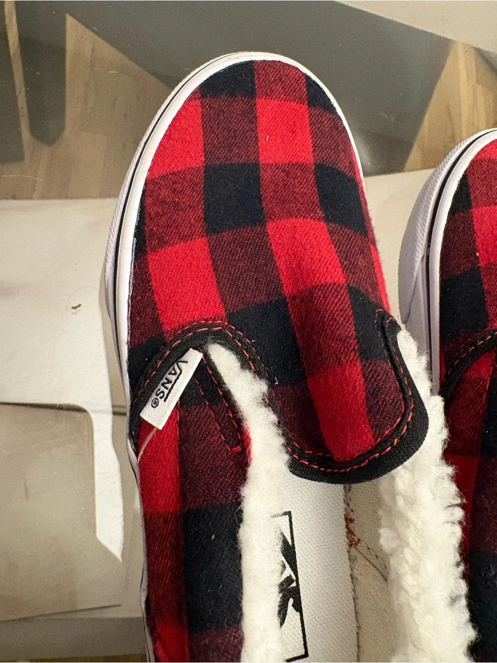 Vans Classic Slip-On Shoes Kids Size 1 Red Black Plaid Sherpa Faux Fur Lined
